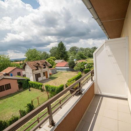 Prenociste Leona Veliko Gradište Exterior foto