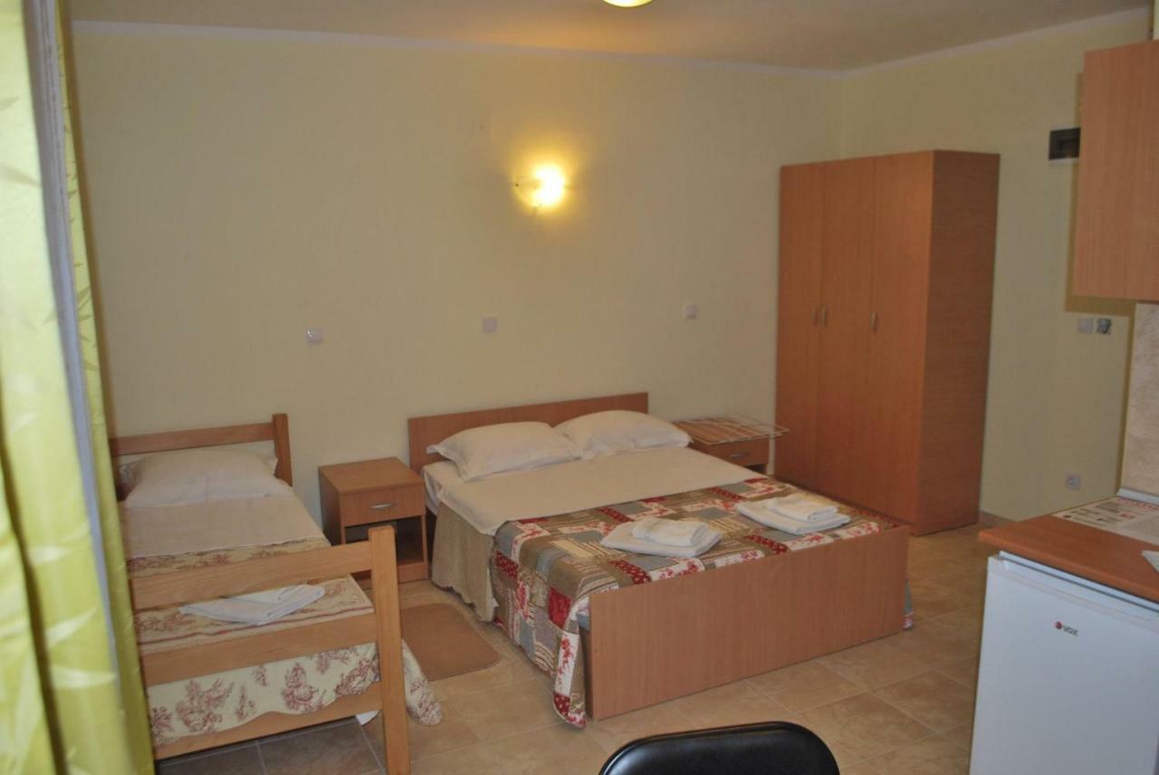 Prenociste Leona Veliko Gradište Exterior foto